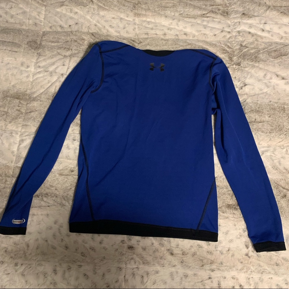 Under Armour size small All Season Gear top